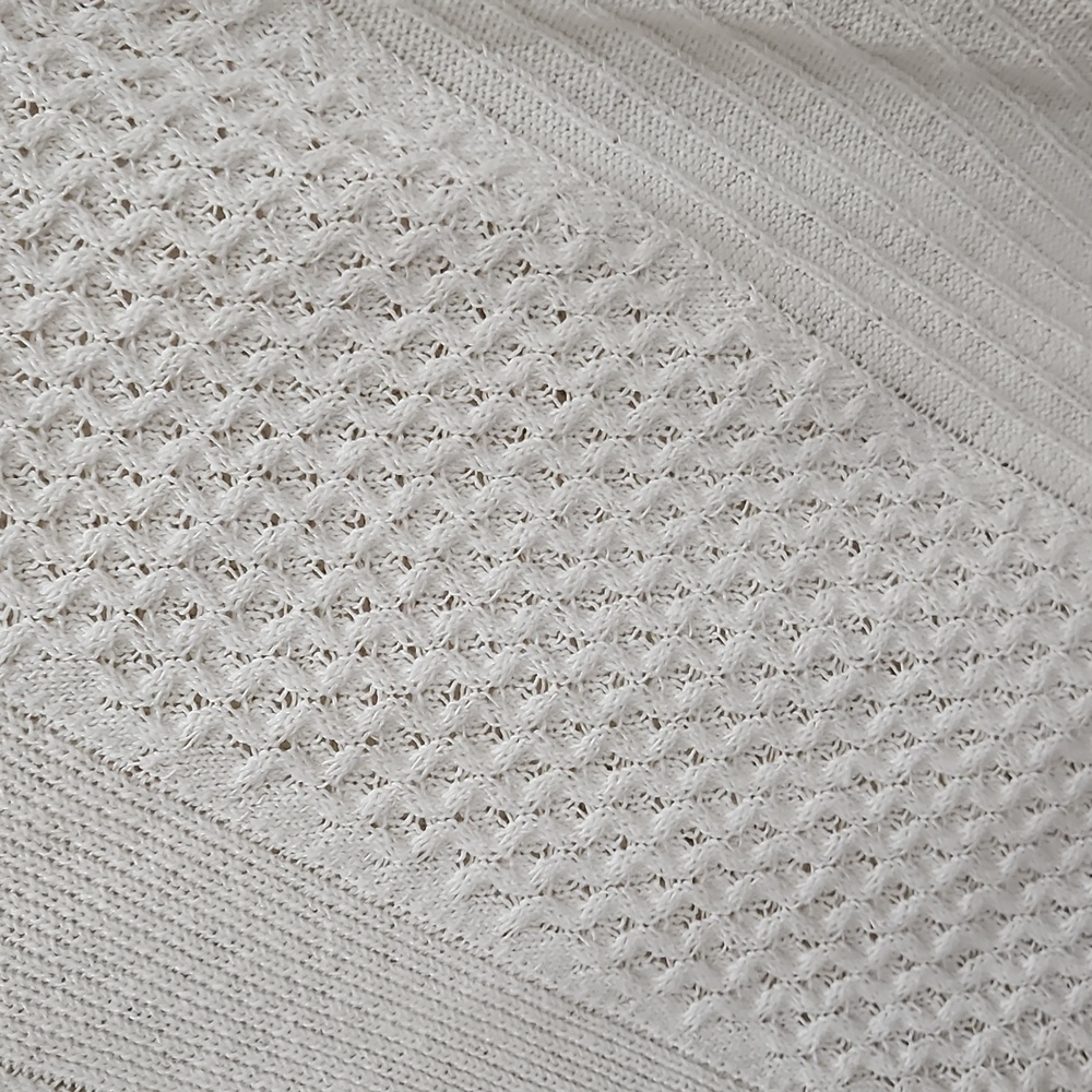 Chicos White Textured Waffle Knit Sleeveless Top See Meas - Picture 3 of 6